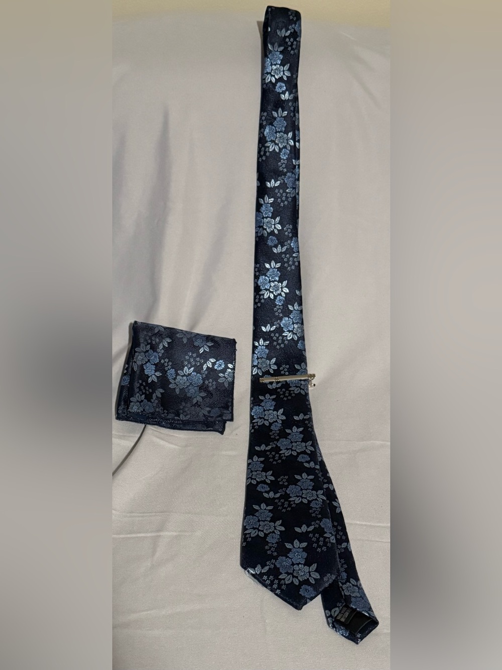 Men's Navy Blue Floral Tie with Matching Pocket Square and tie clip